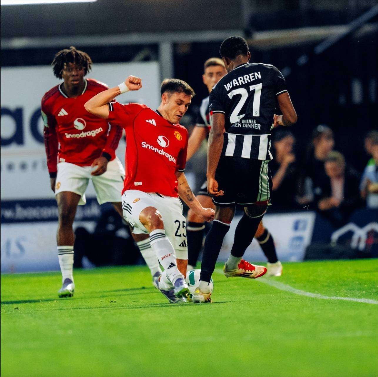 开云平台中国-马赛今晨单刀错失，志在德国杯名次提升，悬念犹存，年轻球员得到机会(常书欣新书隐擎)