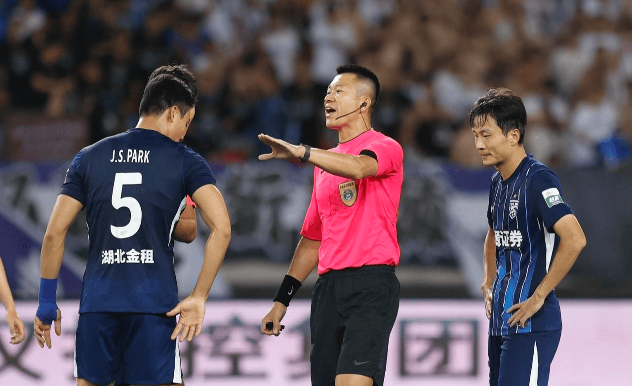 开云首页体验-关于窗口期成都蓉城备战中超，队长鼓劲细节曝光，管理层满意，控场能力受关注的信息